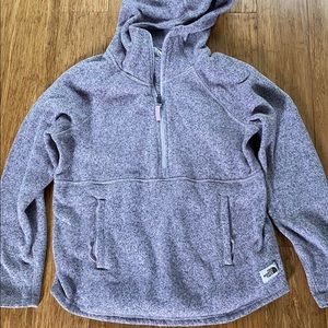 The North Face WOMEN’S CRESCENT HOODED PULLOVER